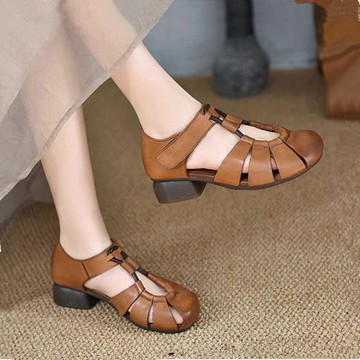 舒適鏤空軟底包頭媽媽鞋2024夏季休閑羅馬涼鞋真皮復古中跟洞洞鞋