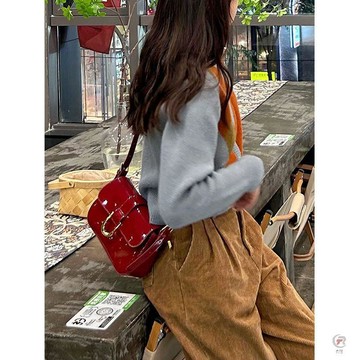 ✨ 卿選好物 ✨酒紅色包包女2023新款馬蹄扣高級感時尚聖誕手提腋下包單肩斜挎包