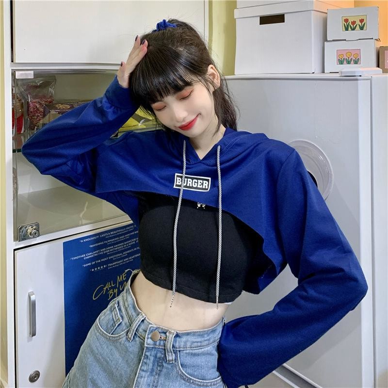 DIESEL レディース　フード付きクロップドパーカー ブラック　ショート丈 DIESEL レディースフード付きクロップドパーカー ブラックショート丈