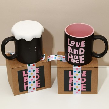 臺灣現/🎀水杯 杯具綠色杯子 陶瓷水杯帶蓋勺子男生女生喝水杯美式英文牛奶杯馬克杯