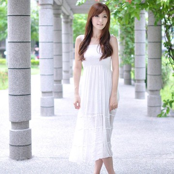 現貨出清不退不換，慎選-韓版女神系鬆緊細褶緞帶裝飾蕾絲肩帶背心洋裝【gt93500620s】 ibella