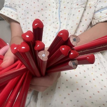 新品推薦🌟愛心造型鉛筆 鉛筆 心型桃心HB書寫筆 創意文具 創意異形學生文具 開學季文具 國中文具 國小文具 A2d4