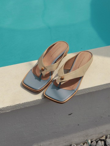 Wood Ball Flip Flops Beige