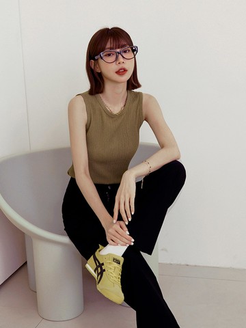 立體織紋圓領合身無袖背心