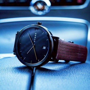 日本HYGGE 日本低調率性真皮腕錶不銹鋼黑 咖啡皮帶Made in Japan
