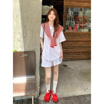 【台灣出貨】 小個子顯高運動套裝 夏季慵懶鬆弛寬鬆短袖短褲顯瘦 休閒兩件套韓系簡約時尚 日常穿搭夏日必備顯瘦神器
