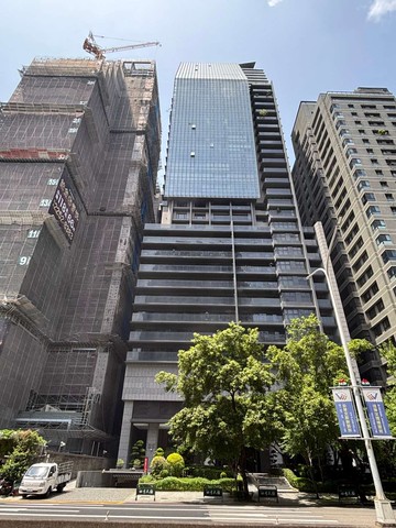 七期.四套房.三平車.室內百坪.｜台中市西屯區市政北一路