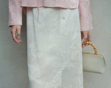 新中式中國風 立體剪裁前開叉設計緞面提花盤扣半裙