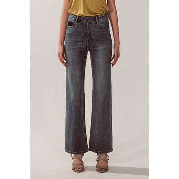 AVVJOY手工刷色直筒牛仔褲經典直筒版型搭配容易手工刷色顏色自然且動人高腰設計拉伸露腿部線條