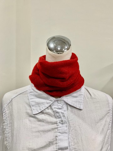 大紅蟬翼圍脖。高檔羊毛圍巾。優質的輕柔。約25g可繞2圈