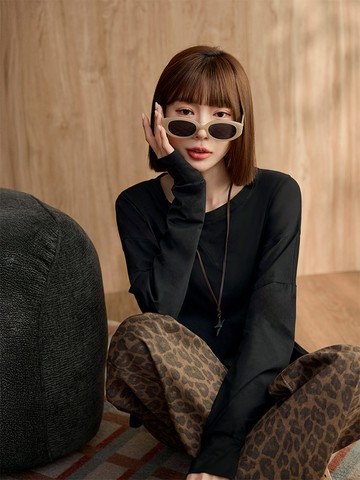 彈力棉質素面造型剪接拇指套上衣