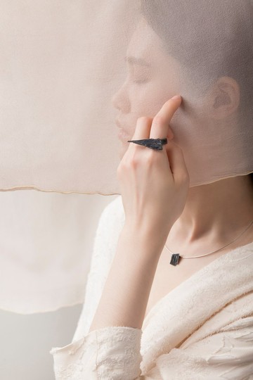 Calligraphy 墨摺 飛轉戒指 Oxidized Silver Ring