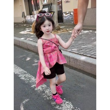 7465人循環選購🩷 女童吊帶套裝 2026夏季新款 格子花邊背心上衣 不規則短褲 兒童韓版 兩件組