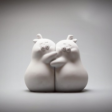 225 台灣手作 水泥 擺件 抱抱梨 公仔 愛心 擺飾 不離不棄 抱抱梨擺件 桌上擺件 情侶梨子 玄關擺件 裝飾品 擺設