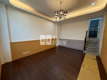 台灣透天前區6房雙車位｜基隆市中山區復興路
