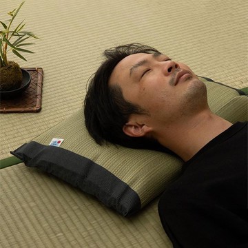 【新年禮物】藺草寬版枕頭Otoko 天然材質 透氣清爽 抗菌抗敏機能