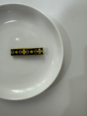 黃色花刺繡/鴨嘴夾款