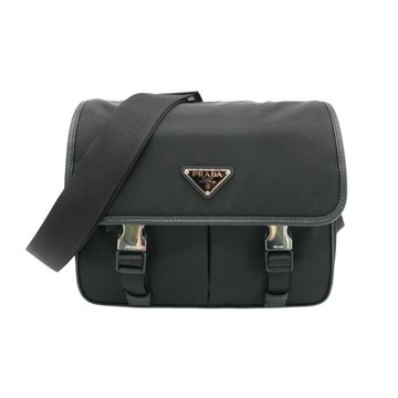 Prada Saffiano 再生尼龍銀三角logo雙扣斜背包-大(2VD769-黑)