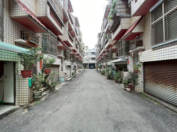 便宜啦‼️大樓換透天‼️｜台中市龍井區新仁路