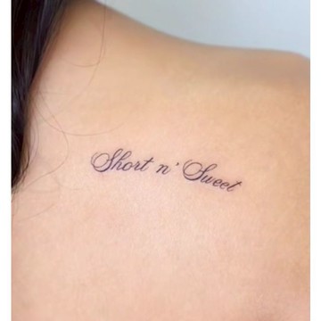 「小巧可愛」Short n' Sweet 紋身貼 微刺青 輕紋身  超美 性感 持久 紋身貼 文字 草寫  紋身貼紙