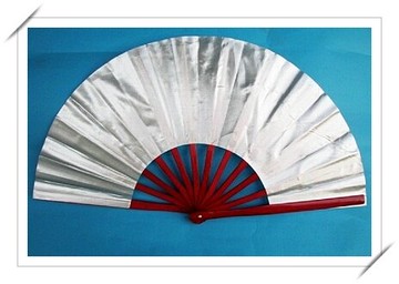 尼龍布扇子.大功夫扇子(大紅色竹片桿.銀色布面)MIT製/一支入(促199)【領券滿額再折千12/31止】