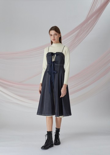 吊帶蝴蝶結連衣裙