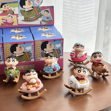 臺灣/✨擺件 手辦蠟筆小新搖搖馬盲盒手辦潮玩公仔周邊玩偶治癒系桌面擺件玩具禮物