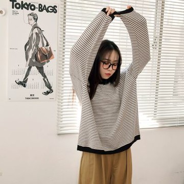 OB嚴選-柔軟撞色條紋寬鬆針織上衣《FA3197-》