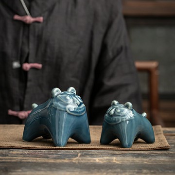 創意陶瓷可愛卡通萌虎茶玩精品生肖虎茶寵招財茶幾茶藝桌面擺件