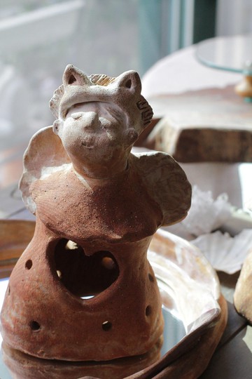 純手捏慈祥天使陶瓷香爐/燭台/擺飾