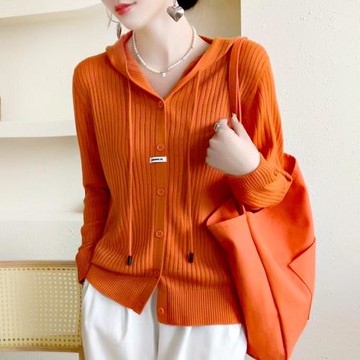 純色坑條簡約貼標薄外套長袖上衣2025春裝漂亮單排扣連帽針織開衫