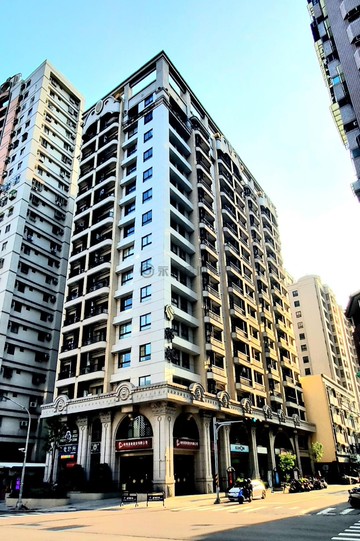 很漂亮跟別人不一樣的左營高鐵二房平車｜高雄市左營區文天路