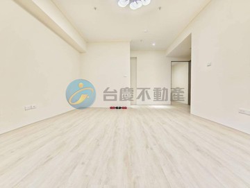 河堤國小裕誠商圈高樓層翻新3房平車｜高雄市三民區民族一路