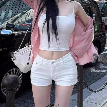 【核心賣點】女生短褲 熱褲 牛仔短褲女 短褲 辣妹 辣妹短褲 高腰 高腰短褲 緊身 顯瘦 顯腿長 白色 超短褲 彈力 百