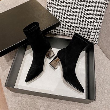 迪麗米迪 襪子靴女2025款冬季尖頭金屬高跟彈力瘦瘦靴粗跟短靴女