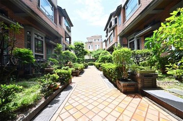 大降價-南七期大地坪別墅-東龍雅築｜台中市南屯區大芳街