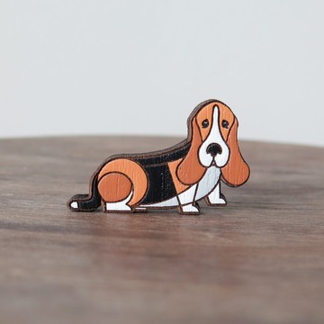 木製胸針巴塞特獵犬