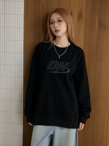 簡約ON繡字排版大學T