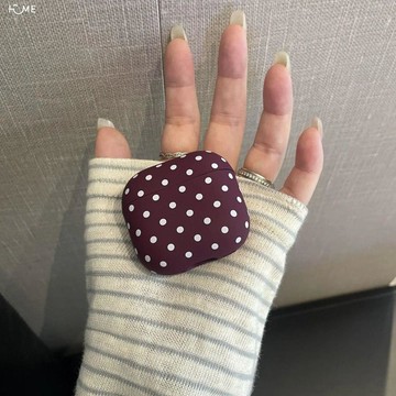 磨砂深櫻桃紅波點適用蘋果AirPods 5耳機保護套pro2/3代防摔殼4代