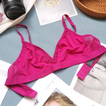 小芬光面純色V型三角杯性感誘惑超薄文胸大胸顯小無鋼圈內衣四季