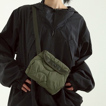 【AND THEN】（每天出貨）B312 絎縫小包 葫蘆包 斜背包 交換禮物 小包 斜背 小包包 露營 中性款