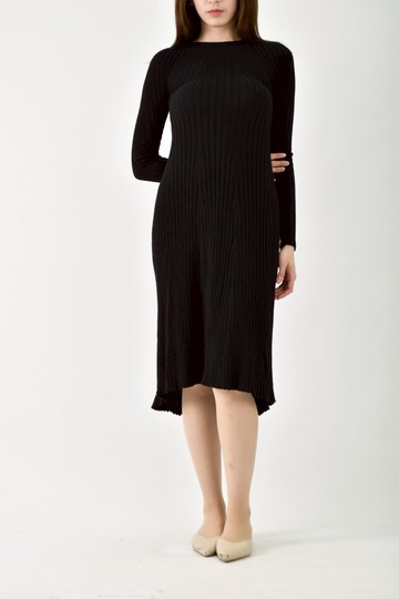 (S) uniqlo質感坑紋黑色洋裝