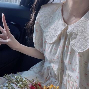 2022新款溫柔風寬松泡泡袖超仙女碎花連衣裙法式復古顯瘦娃娃領夏