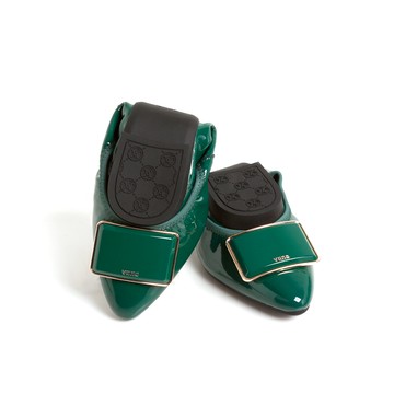 珍妮絲 1 · 全真皮漆亮面尖頭摺疊平底娃娃鞋-綠(版型偏小1碼)