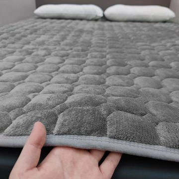 法兰绒床垫 牛奶絨軟墊 隔髒墊 可机洗水洗软垫 加厚防滑家用双人床褥 床垫 加絨墊 秋冬保暖軟墊 家用冬季軟墊 保暖軟墊