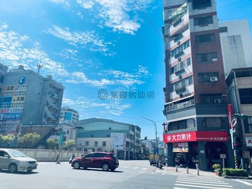 駁二&輕軌格局方正華夏｜高雄市鹽埕區五福四路