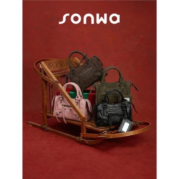 SONWA/巴黎復古機車小方包 油蠟/麂皮鉚釘辣妹小號單肩手提斜挎包