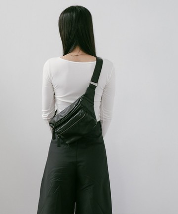 supportingrole皮革口袋斜腰包旅行百搭日常真皮斜背包 黑