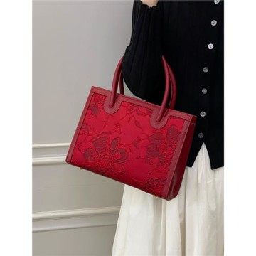 高級感斜挎包包2025新款中式刺繡手提女包大容量托特包紅色結婚包