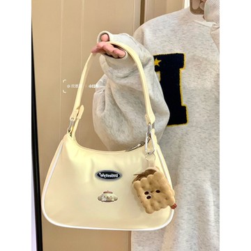 免運🎀可愛芝士奶油腋下包包女高級感夏季手提包2025新款運動風新月包韓國真皮尼龍斜背包 側背包 水餃包 半月包 腋下包